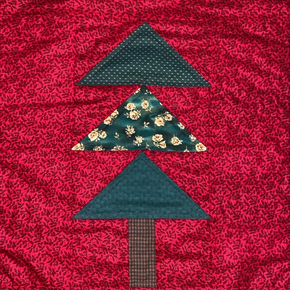 Hand Quilted Advent Calendar Christmas Tree Design Hanging Decor Holidays Red - Picture 3 of 5